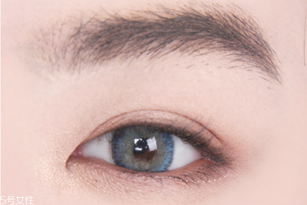 如何畫下垂眼妝 網(wǎng)紅無辜下垂眼妝 如何畫下垂眼妝 網(wǎng)紅無辜下垂眼妝