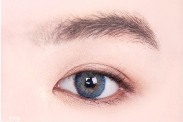 如何畫下垂眼妝 網(wǎng)紅無辜下垂眼妝 如何畫下垂眼妝 網(wǎng)紅無辜下垂眼妝