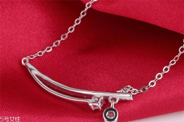 銀項鏈變黑是生病了嗎 沒有直接聯(lián)系 銀項鏈變黑是生病了嗎 沒有直接聯(lián)系