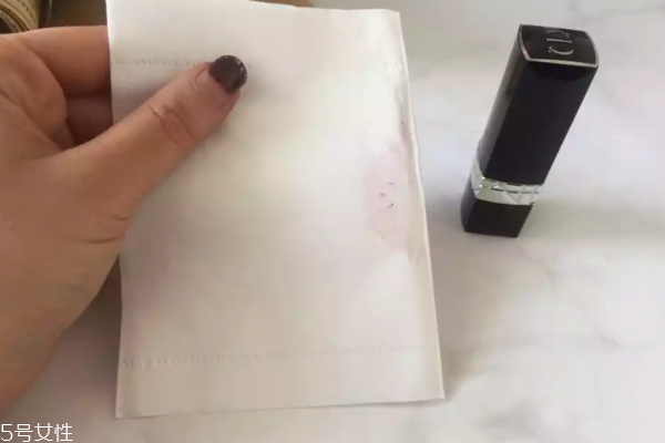 迪奧999啞光會不會沾杯 持久不沾杯 迪奧999啞光會不會沾杯 持久不沾杯