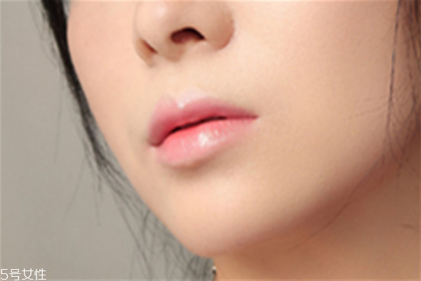 mac唇釉lets rock是什么顏色 mac唇釉lets rock試色 mac唇釉lets rock是什么顏色 mac唇釉lets rock試色