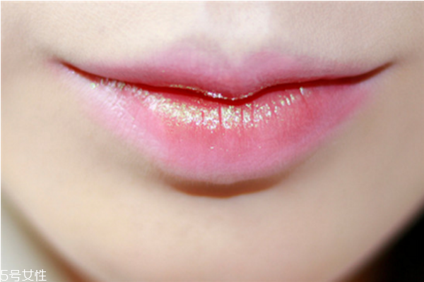 mac唇釉lets rock是什么顏色 mac唇釉lets rock試色 mac唇釉lets rock是什么顏色 mac唇釉lets rock試色