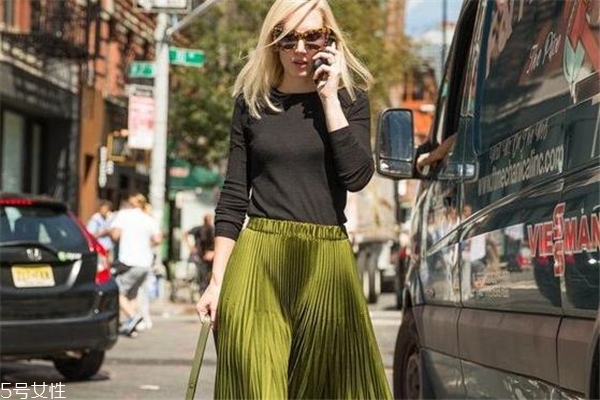 橄欖綠是什么顏色 時髦前衛(wèi)的代表色 橄欖綠是什么顏色 時髦前衛(wèi)的代表色