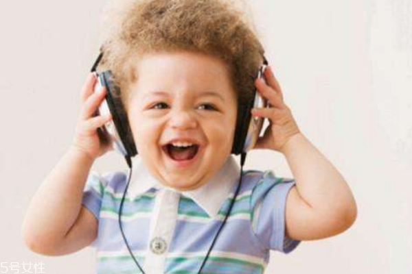 適合新生嬰兒的音樂有哪些 適合新生嬰兒的音樂有哪些