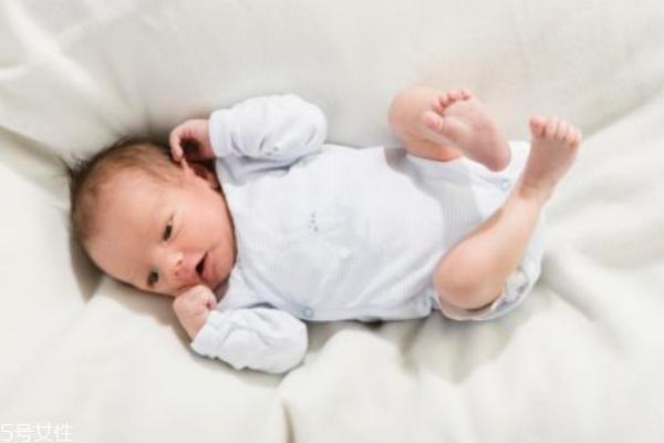 立冬來臨新生寶寶如何保暖 立冬來臨新生寶寶如何保暖