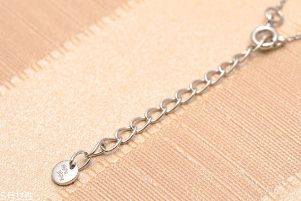 銀項(xiàng)鏈可以用牙膏洗嗎 是正確操作 銀項(xiàng)鏈可以用牙膏洗嗎 是正確操作