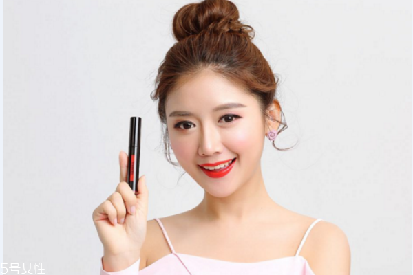 怎么化妝顯臉小 這樣化妝瘦臉 怎么化妝顯臉小 這樣化妝瘦臉