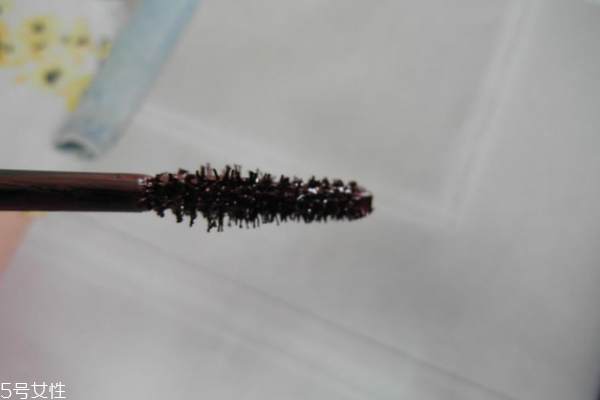 棕色睫毛膏好看嗎 適合眼球偏棕小仙女 棕色睫毛膏好看嗎 適合眼球偏棕小仙女