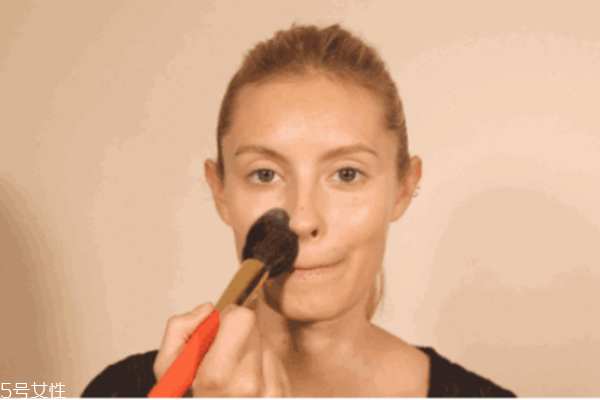 懶人化妝步驟 教你最簡(jiǎn)單的化妝步驟 懶人化妝步驟 教你最簡(jiǎn)單的化妝步驟