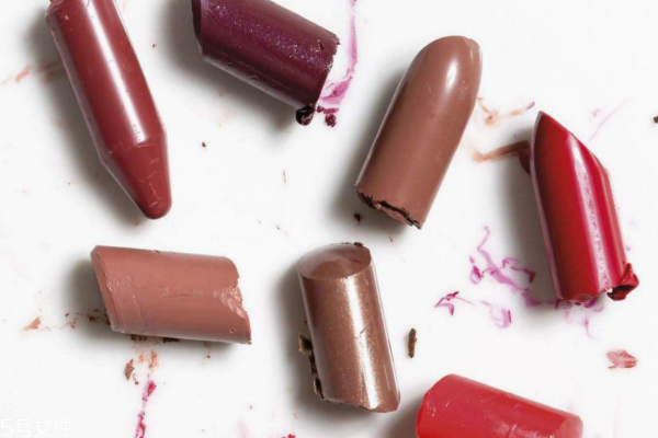 口紅試色圖可靠嗎 為啥你涂就變了樣 口紅試色圖可靠嗎 為啥你涂就變了樣