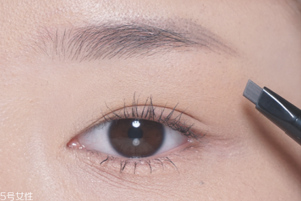 英氣眉怎么畫 英氣眉畫法 英氣眉怎么畫 英氣眉畫法