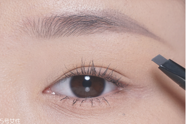 英氣眉怎么畫 英氣眉畫法 英氣眉怎么畫 英氣眉畫法