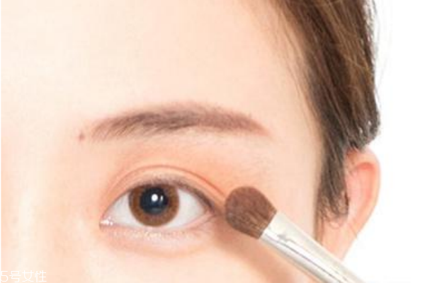 情人節(jié)化什么眼妝 約會眼妝畫法 情人節(jié)化什么眼妝 約會眼妝畫法