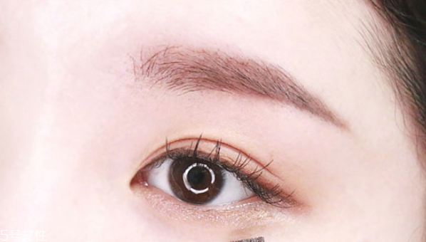 情人節(jié)化什么眼妝 約會眼妝畫法 情人節(jié)化什么眼妝 約會眼妝畫法