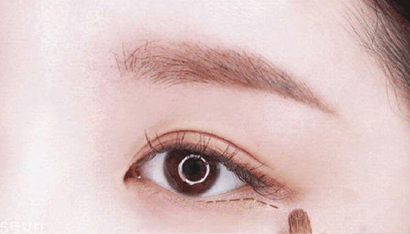 情人節(jié)化什么眼妝 約會眼妝畫法 情人節(jié)化什么眼妝 約會眼妝畫法