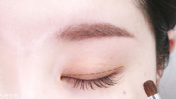 情人節(jié)化什么眼妝 約會眼妝畫法 情人節(jié)化什么眼妝 約會眼妝畫法