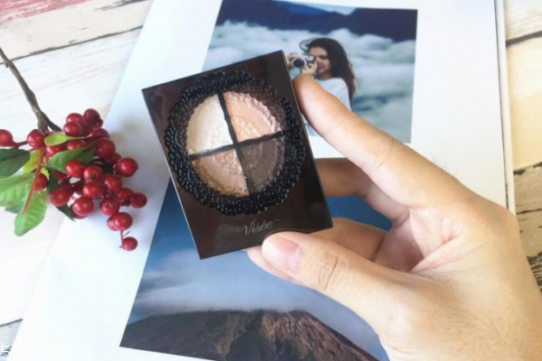 visee蕾絲四色眼影閃嗎 細(xì)細(xì)的珠光很有高級感 visee蕾絲四色眼影閃嗎 細(xì)細(xì)的珠光很有高級感