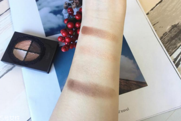 visee蕾絲四色眼影閃嗎 細(xì)細(xì)的珠光很有高級感 visee蕾絲四色眼影閃嗎 細(xì)細(xì)的珠光很有高級感