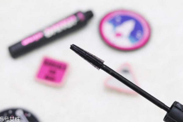 睫毛膏刷頭用什么好 弧形vs直形vs錐形vs海膽形 睫毛膏刷頭用什么好 弧形vs直形vs錐形vs海膽形