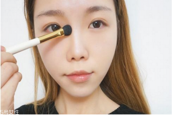 夏天用什么氣墊不脫妝 這樣讓氣墊更自然更持久 夏天用什么氣墊不脫妝 這樣讓氣墊更自然更持久
