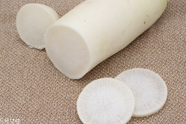 白蘿卜可以生吃嗎 生吃功效多 白蘿卜可以生吃嗎 生吃功效多