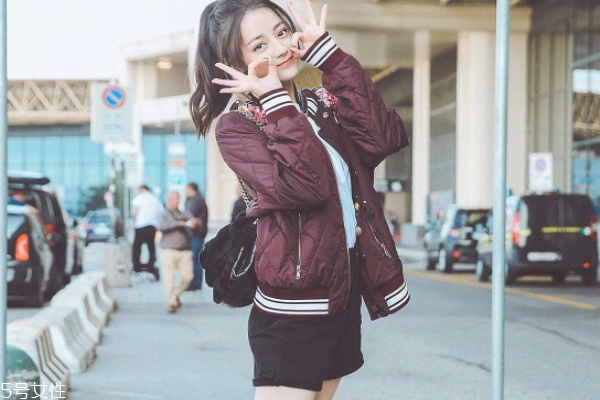 單肩包和斜挎包區(qū)別 要學會區(qū)分清楚 單肩包和斜挎包區(qū)別 要學會區(qū)分清楚