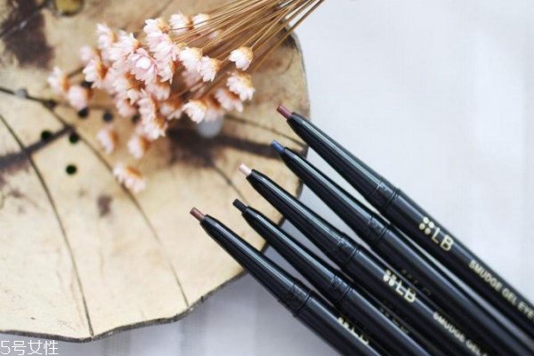 棕色眼線筆適合什么人 不適合內(nèi)雙和黃皮 棕色眼線筆適合什么人 不適合內(nèi)雙和黃皮