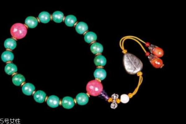 孔雀石有收藏價值嗎 要看具體品質(zhì) 孔雀石有收藏價值嗎 要看具體品質(zhì)