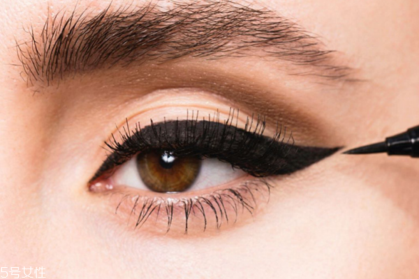 眼線筆是否持久怎么看 防水是必備素質(zhì) 眼線筆是否持久怎么看 防水是必備素質(zhì)