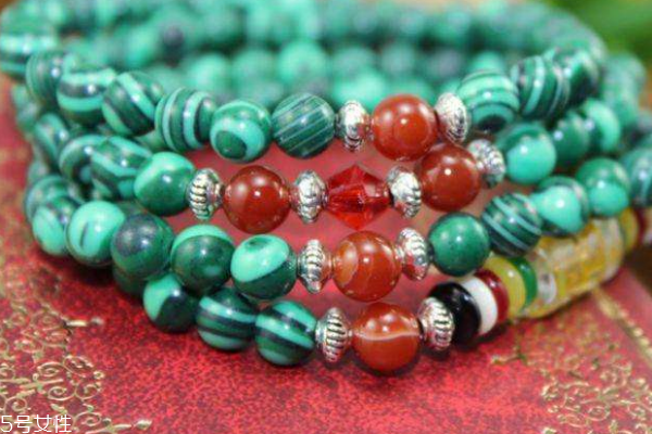 怎么鑒定孔雀石真假 從這幾點(diǎn)來看 怎么鑒定孔雀石真假 從這幾點(diǎn)來看