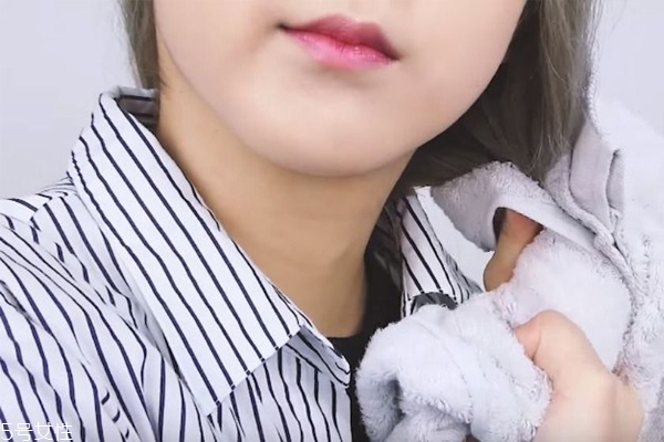 洗臉毛巾怎么選到合適的 注意3點(diǎn)告別細(xì)菌污染 洗臉毛巾怎么選到合適的 注意3點(diǎn)告別細(xì)菌污染