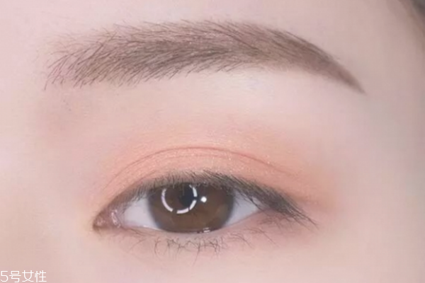 怎么化妝不會掉妝 不暈妝的小技巧 怎么化妝不會掉妝 不暈妝的小技巧