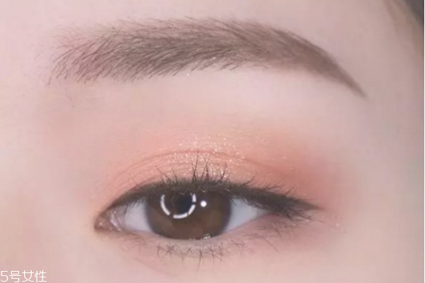 怎么化妝不會掉妝 不暈妝的小技巧 怎么化妝不會掉妝 不暈妝的小技巧