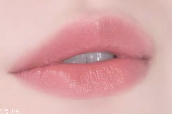 怎么化妝不會掉妝 不暈妝的小技巧 怎么化妝不會掉妝 不暈妝的小技巧