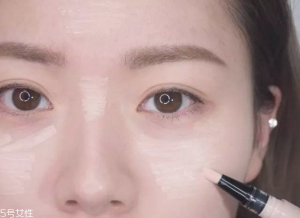怎么化妝不會掉妝 不暈妝的小技巧 怎么化妝不會掉妝 不暈妝的小技巧