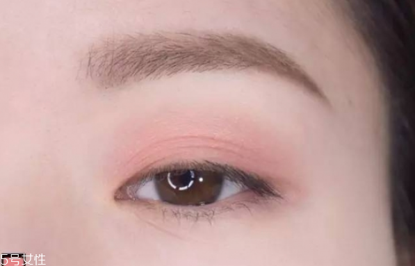 怎么化妝不會掉妝 不暈妝的小技巧 怎么化妝不會掉妝 不暈妝的小技巧