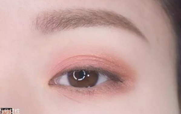 怎么化妝不會掉妝 不暈妝的小技巧 怎么化妝不會掉妝 不暈妝的小技巧