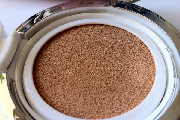 愛茉莉黃金氣墊好用嗎 鄭秀妍推薦ap黃金氣墊 愛茉莉黃金氣墊好用嗎 鄭秀妍推薦ap黃金氣墊