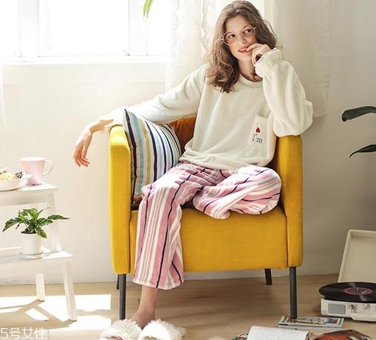 秋天穿什么睡衣 這個秋季不再單調(diào)