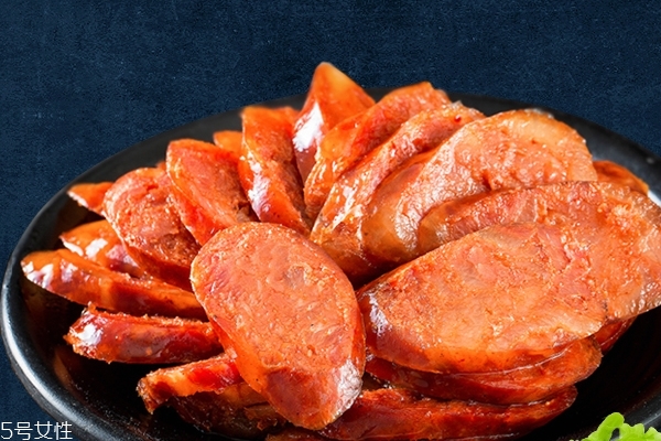 香腸為什么要放白酒 放了好處多多 香腸為什么要放白酒 放了好處多多