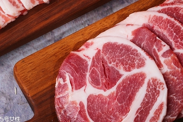 五花肉為什么要焯水 為了口感更好 五花肉為什么要焯水 為了口感更好