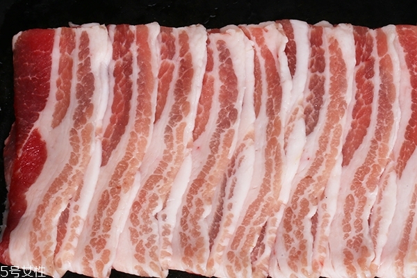 五花肉可以鹵嗎 沒什么不可以 五花肉可以鹵嗎 沒什么不可以