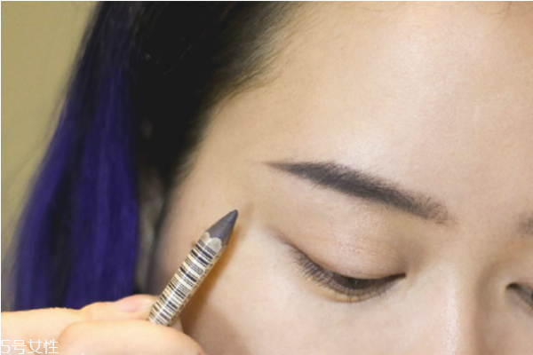 復(fù)古妝怎么畫(huà) 復(fù)古妝容教程