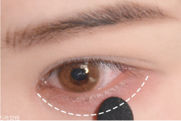 冬日氣質(zhì)妝容教程 冬日最in妝容 冬日氣質(zhì)妝容教程 冬日最in妝容