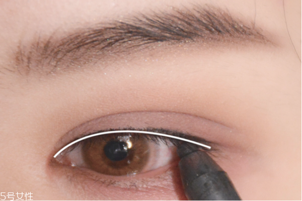 冬日氣質(zhì)妝容教程 冬日最in妝容 冬日氣質(zhì)妝容教程 冬日最in妝容