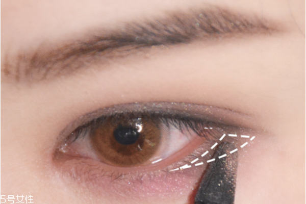 冬日氣質(zhì)妝容教程 冬日最in妝容 冬日氣質(zhì)妝容教程 冬日最in妝容