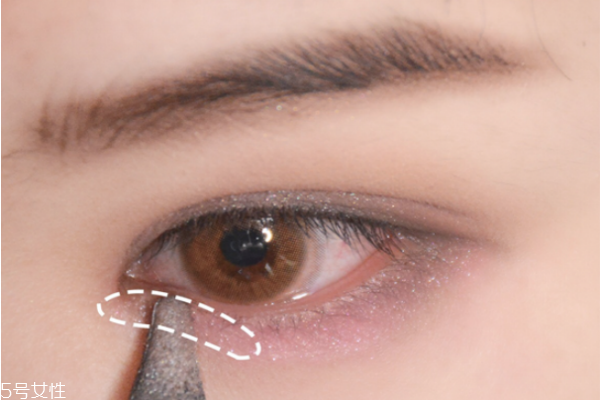 冬日氣質(zhì)妝容教程 冬日最in妝容 冬日氣質(zhì)妝容教程 冬日最in妝容