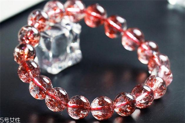 草莓晶和粉晶哪個好 各自優(yōu)點不同 草莓晶和粉晶哪個好 各自優(yōu)點不同