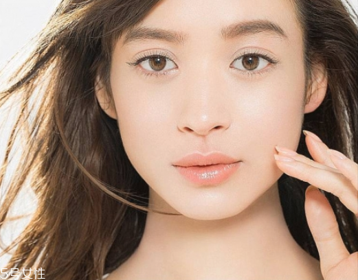 適合秋冬用的粉底液有哪些 秋冬粉底液推薦 適合秋冬用的粉底液有哪些 秋冬粉底液推薦