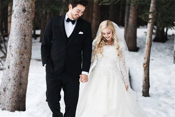 冬天結(jié)婚穿婚紗冷怎么辦 教你幾個小妙招 冬天結(jié)婚穿婚紗冷怎么辦 教你幾個小妙招
